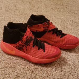 Men's Kyrie Irving basketball shoes (Nike Kyrie II
